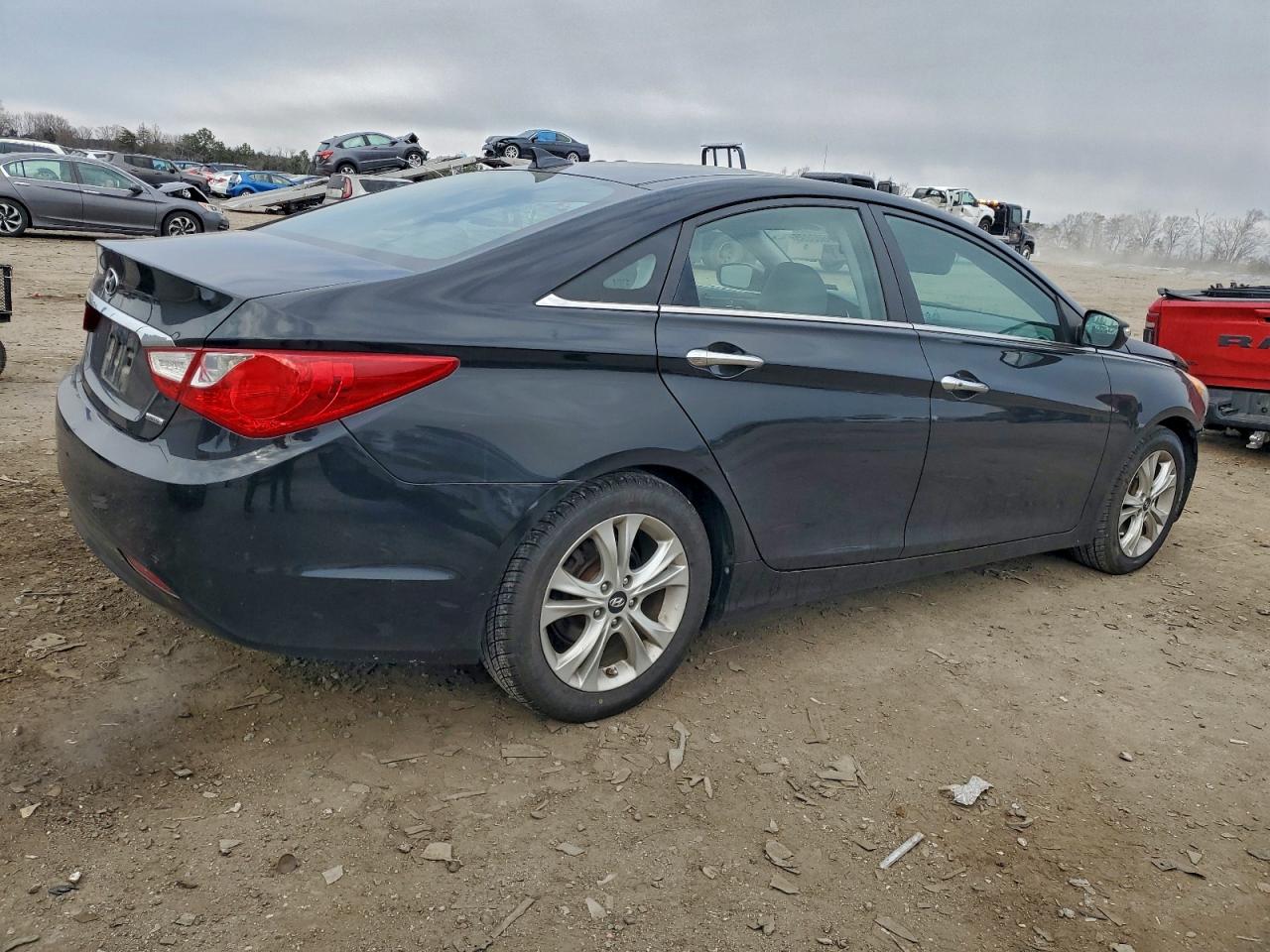 2013 HYUNDAI SONATA SE photo 3