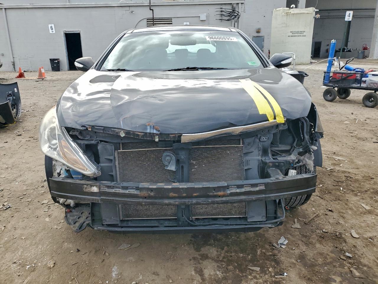 2013 HYUNDAI SONATA SE photo 5