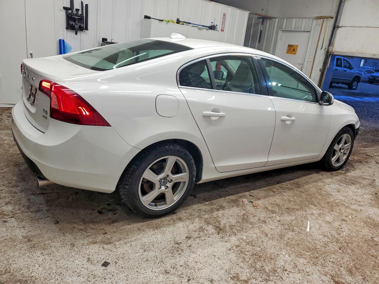 2013 VOLVO S60 T5 photo 3