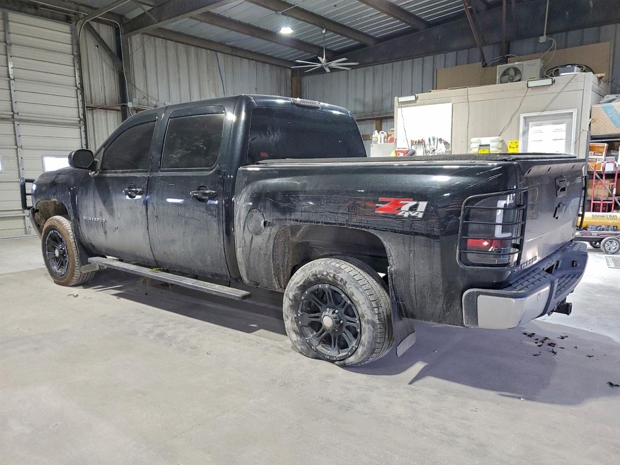 2010 CHEVROLET SILVERADO K1500 LTZ photo 2