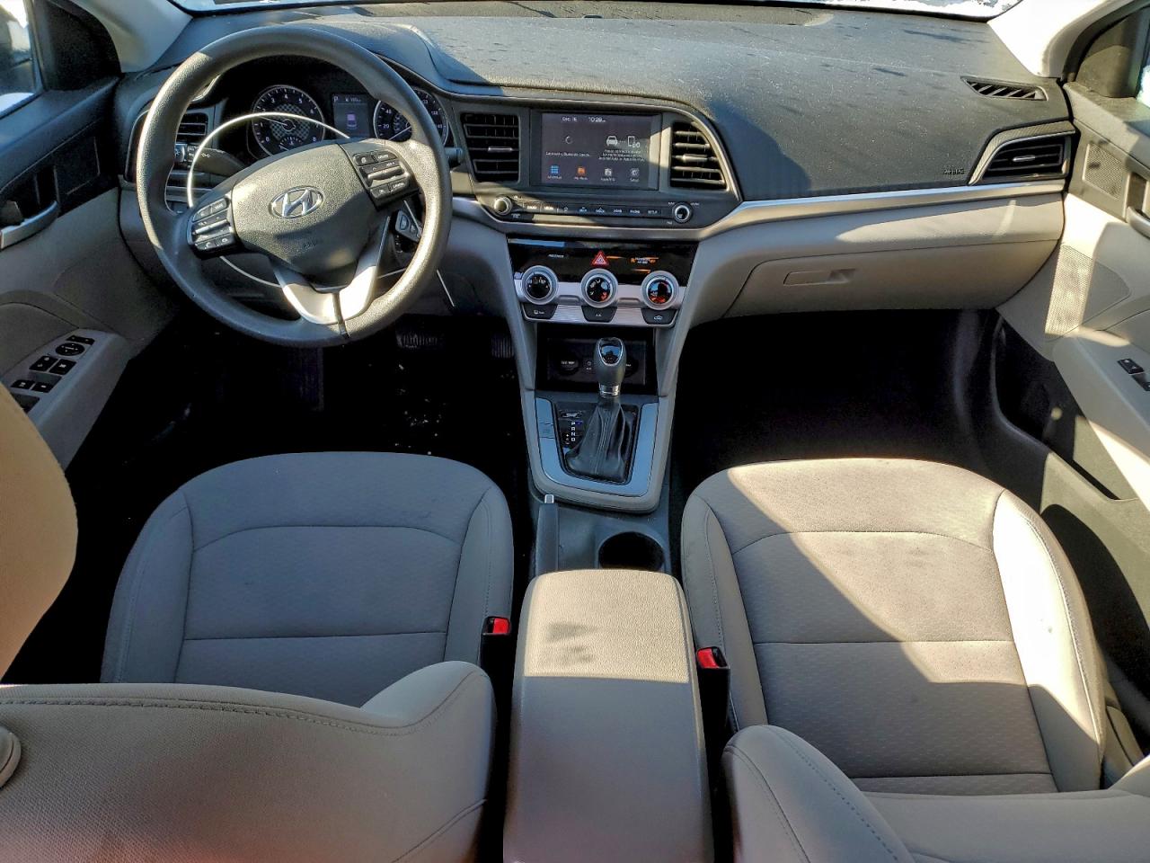 2019 HYUNDAI ELANTRA SEL photo 8