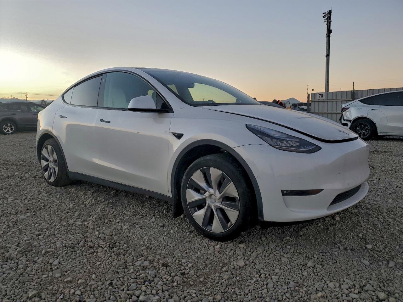2021 TESLA MODEL Y photo 4