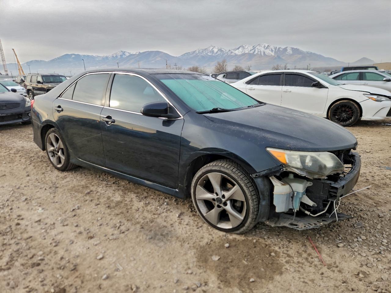 2013 TOYOTA CAMRY SE photo 4