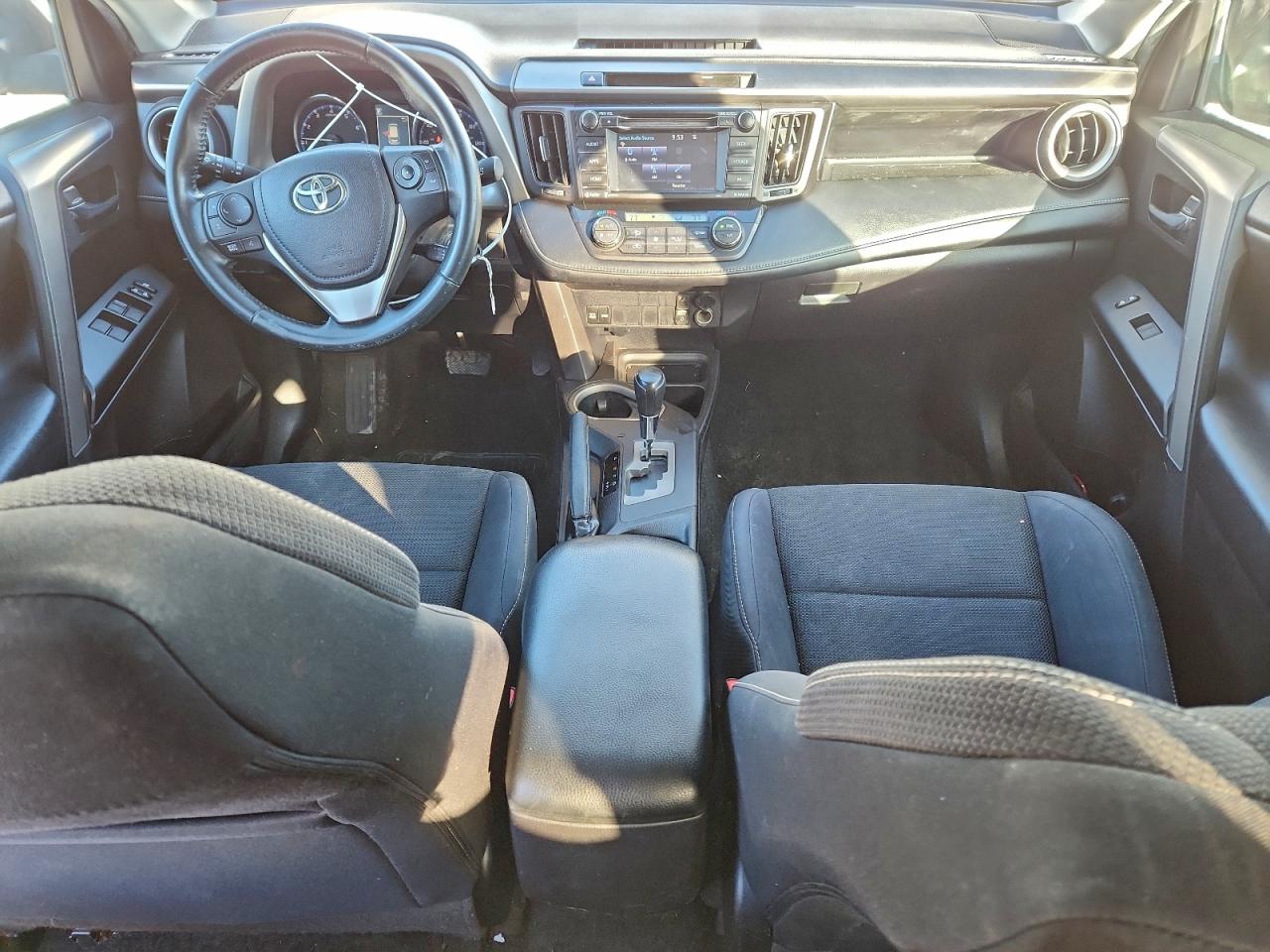 2016 TOYOTA RAV4 XLE photo 8