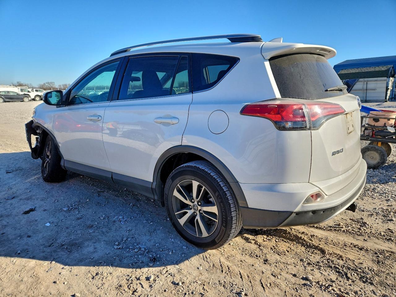 2016 TOYOTA RAV4 XLE photo 2
