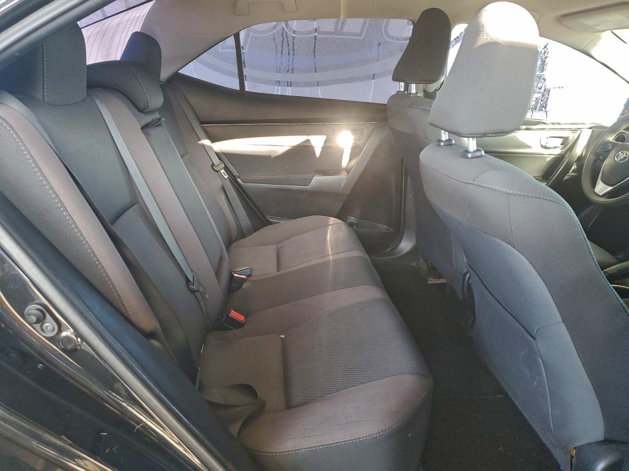 2018 TOYOTA COROLLA L photo 10
