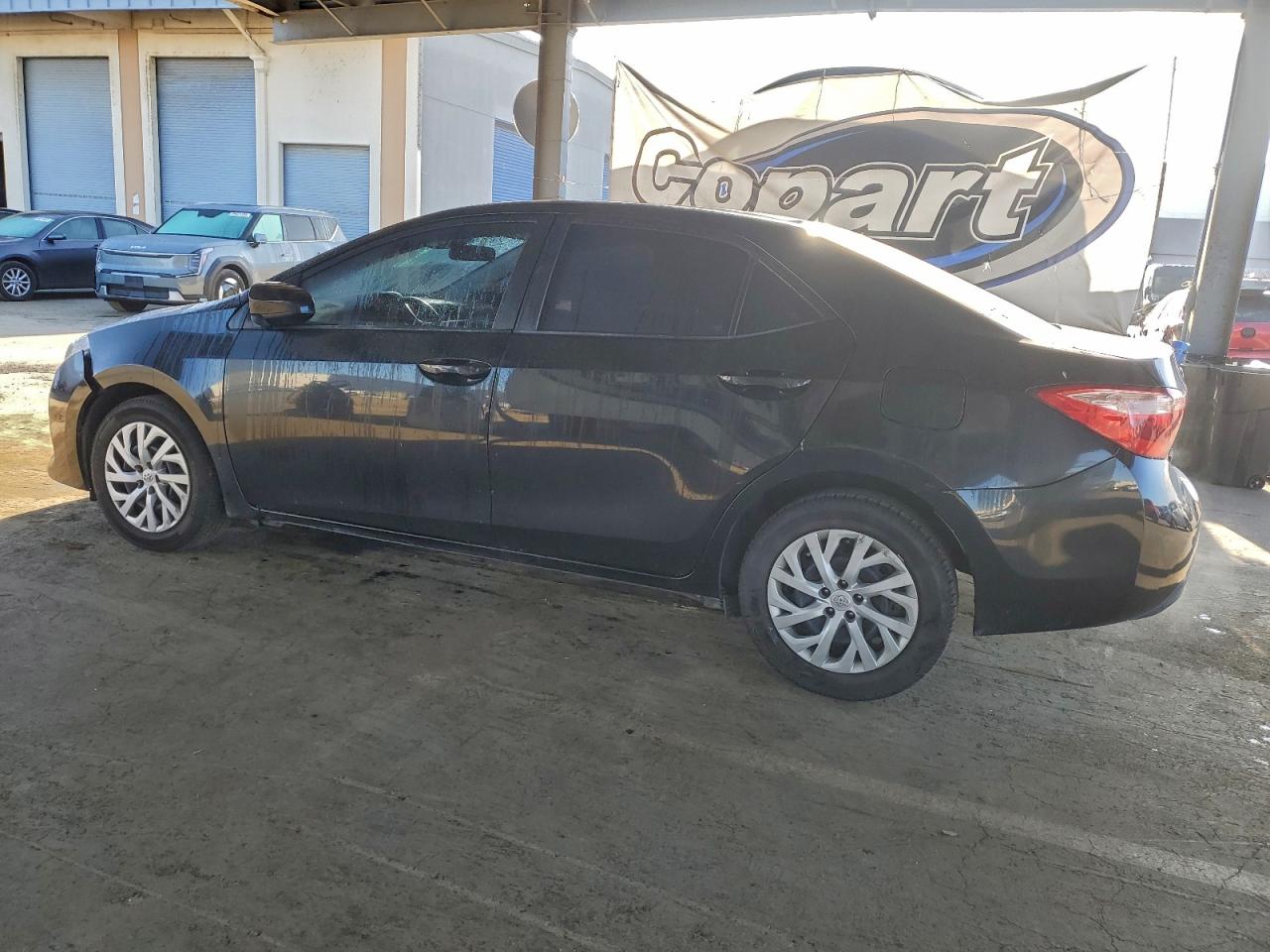2018 TOYOTA COROLLA L photo 2
