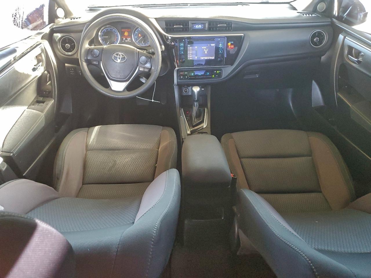 2018 TOYOTA COROLLA L photo 8