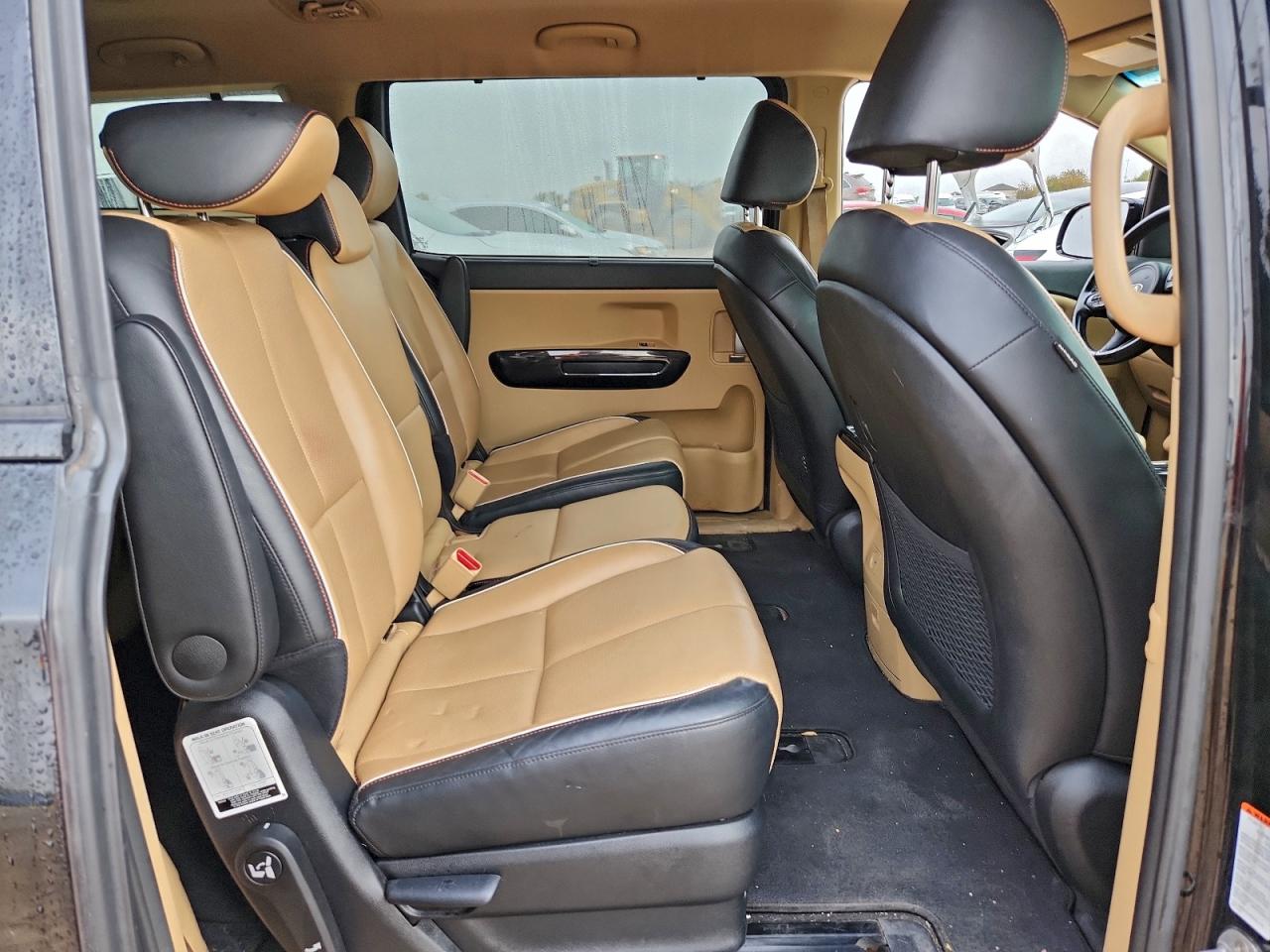 2017 KIA SEDONA EX photo 10