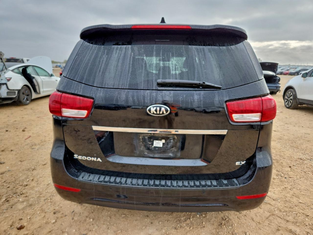2017 KIA SEDONA EX photo 6