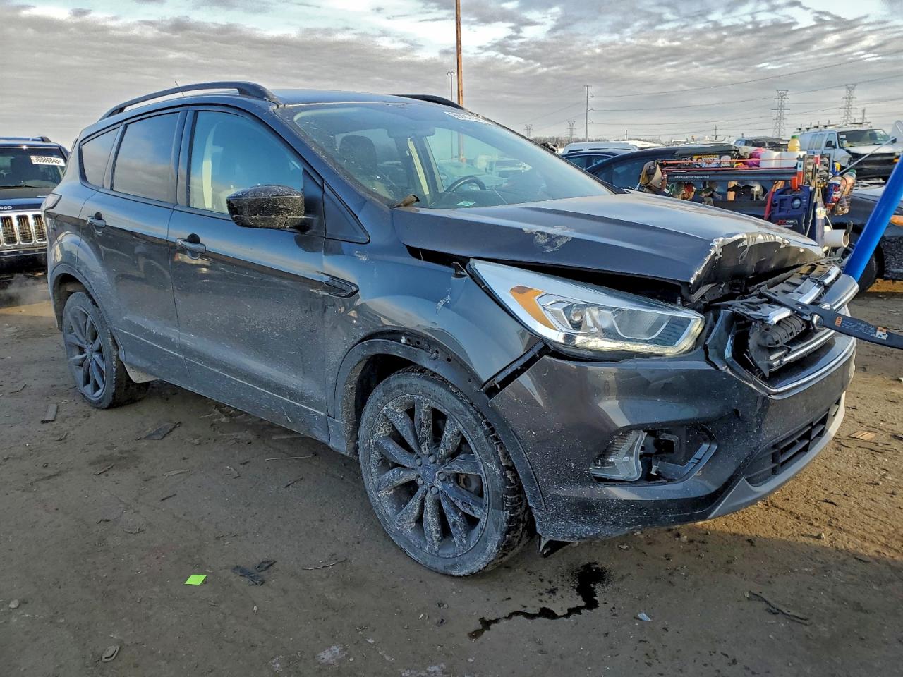 2017 FORD ESCAPE SE photo 4