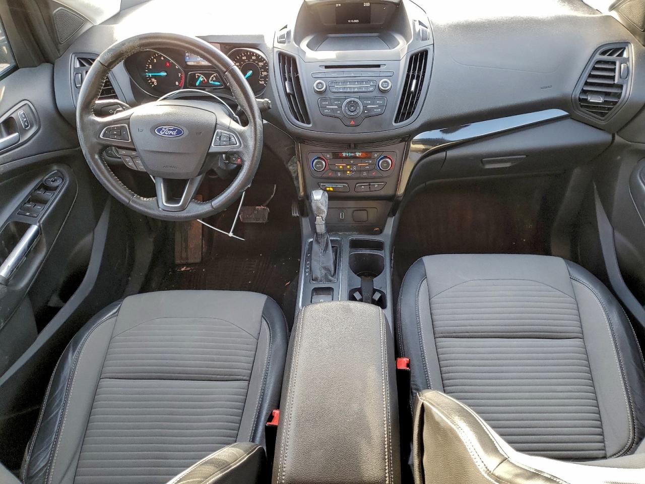 2017 FORD ESCAPE SE photo 8