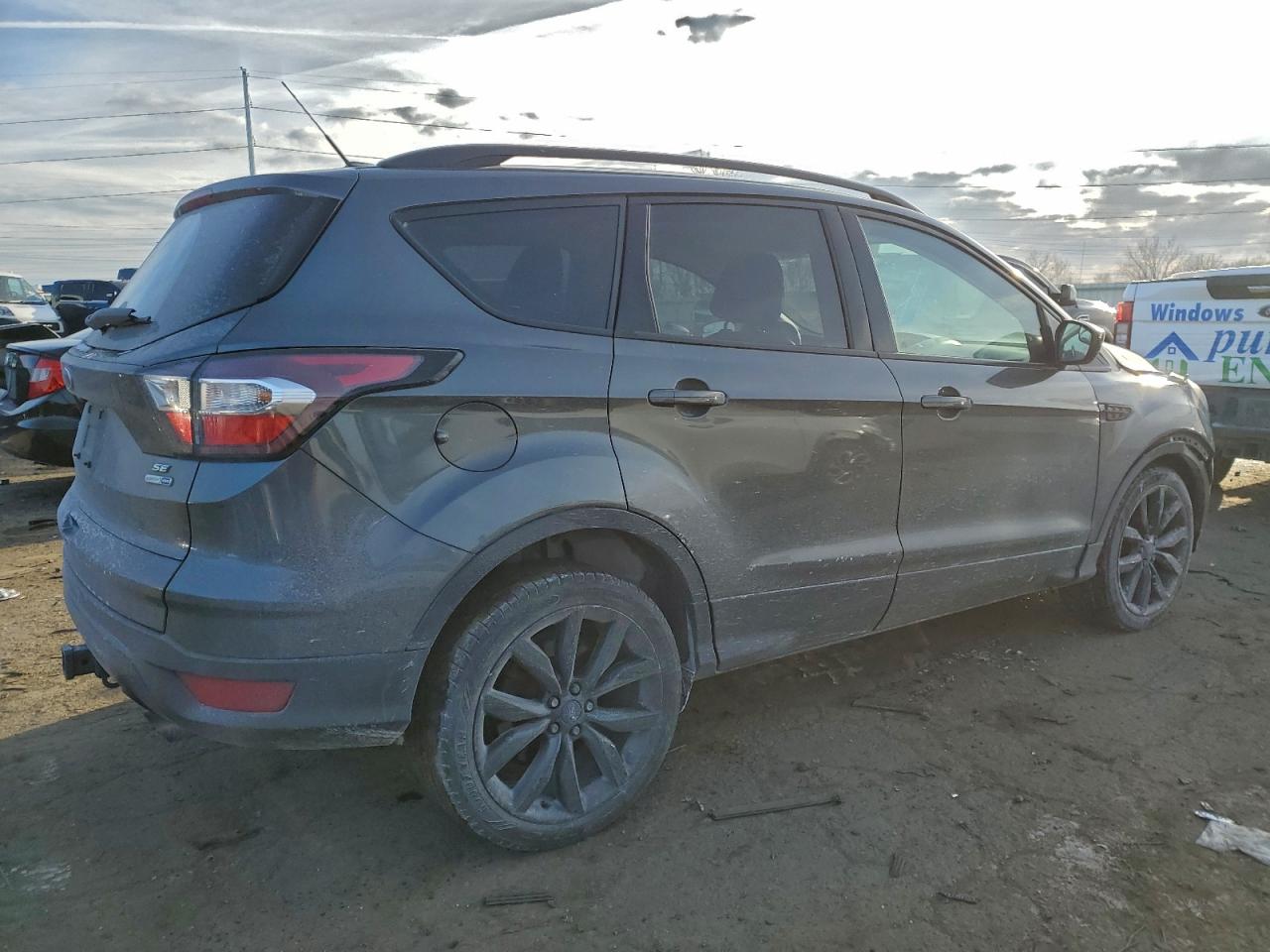2017 FORD ESCAPE SE photo 3