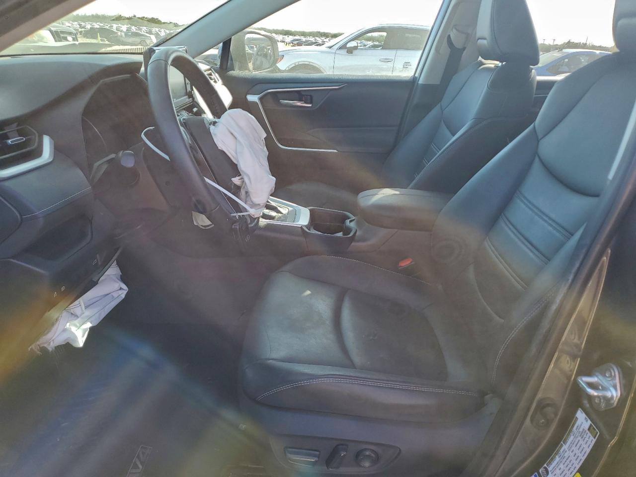 2021 TOYOTA RAV4 XLE PREMIUM photo 7