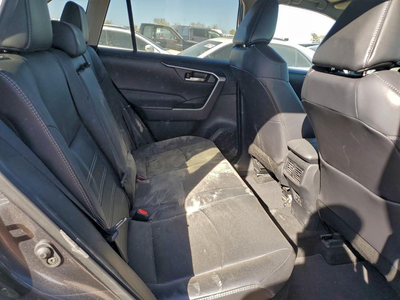 2021 TOYOTA RAV4 XLE PREMIUM photo 11