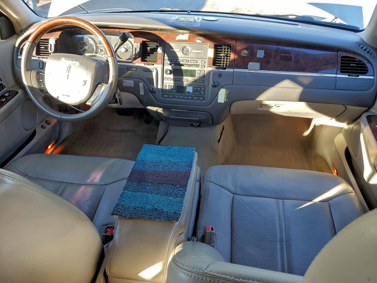 2006 LINCOLN TOWN CAR SIGNATURE LIMITED photo 8