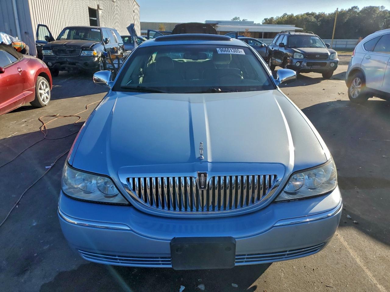 2006 LINCOLN TOWN CAR SIGNATURE LIMITED photo 5