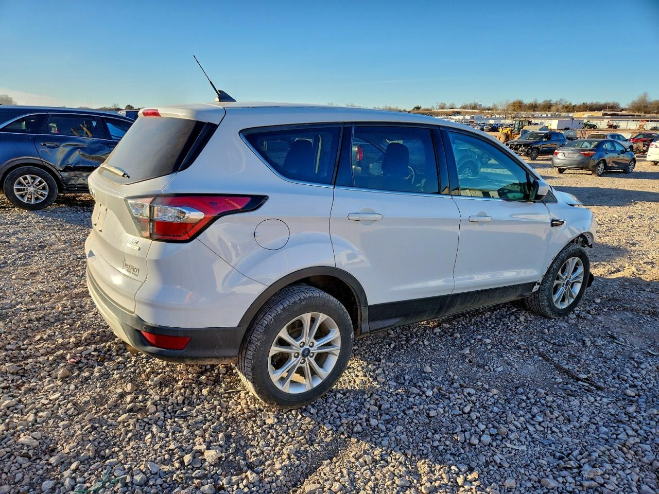 2018 FORD ESCAPE SE photo 5