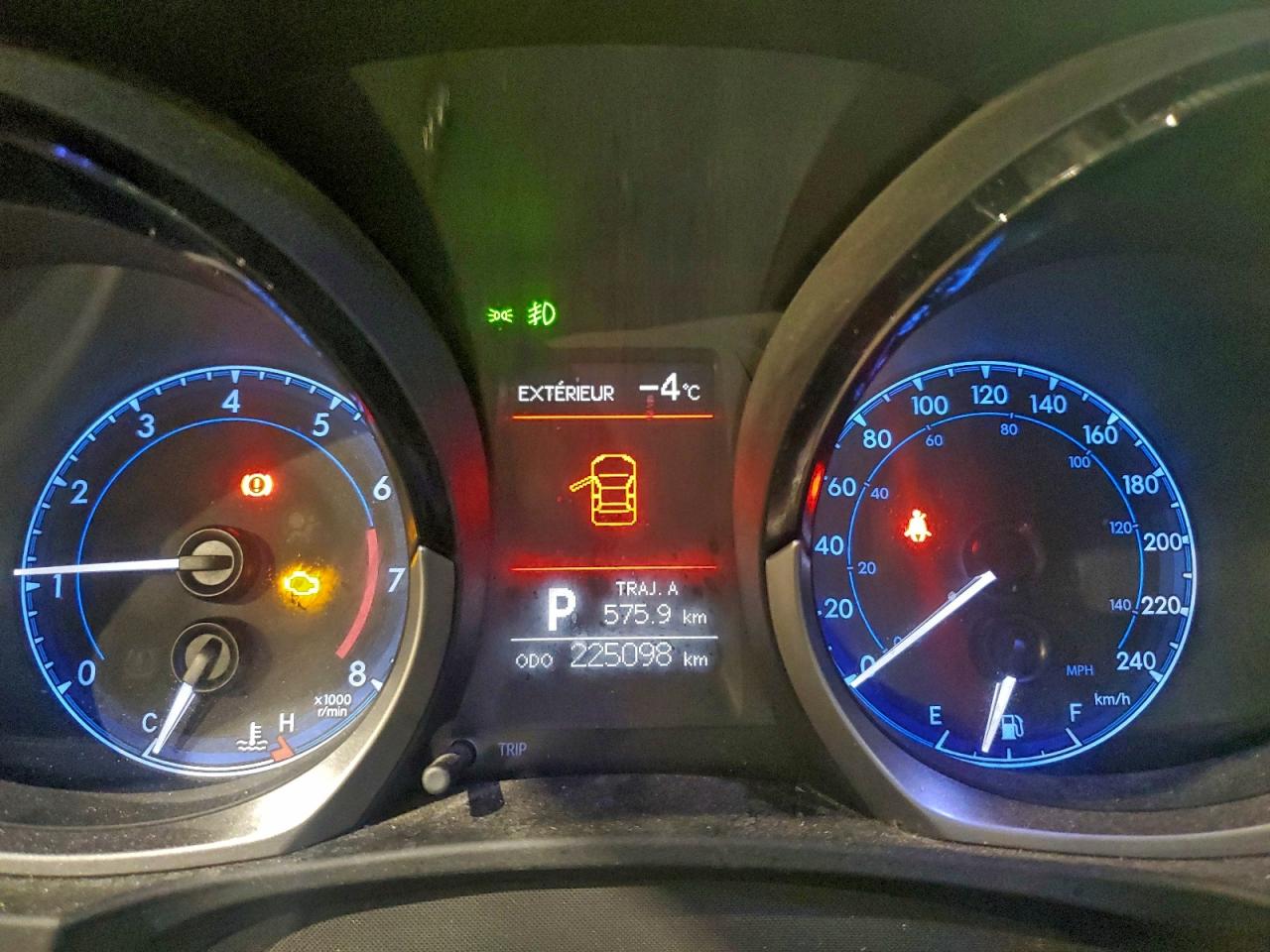 2015 TOYOTA COROLLA L photo 9