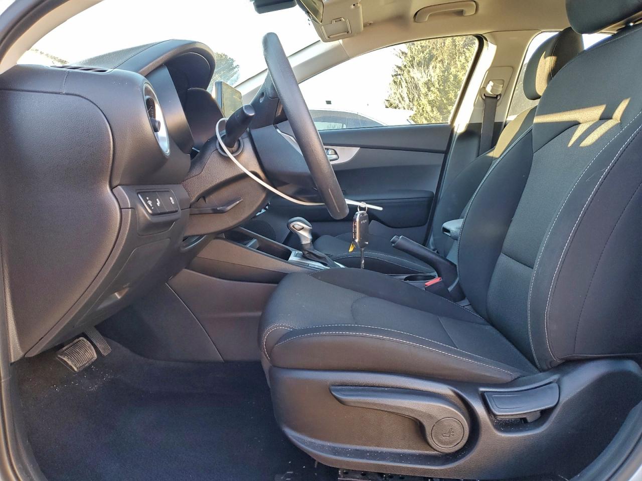 2023 KIA FORTE LX photo 7