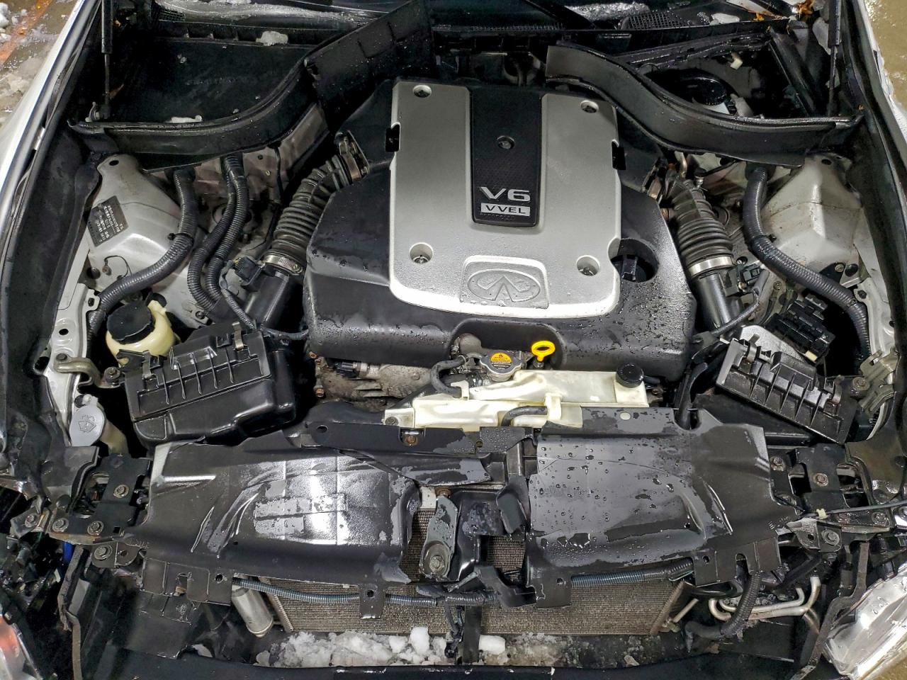 2010 INFINITI G37 photo 11