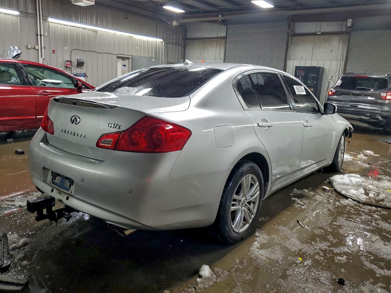 2010 INFINITI G37 photo 3