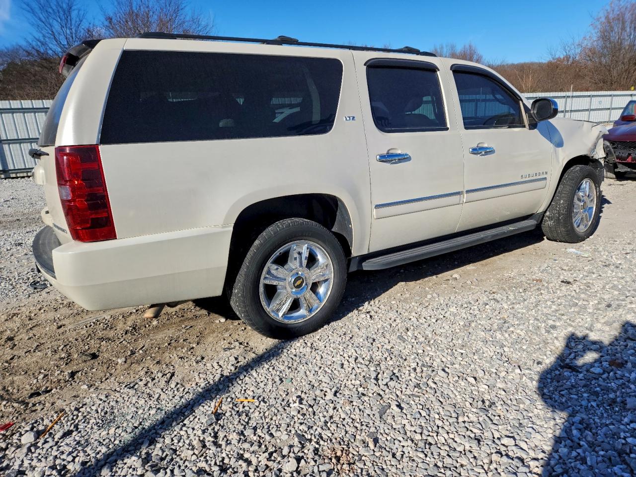 2009 CHEVROLET SUBURBAN C1500 LTZ photo 3