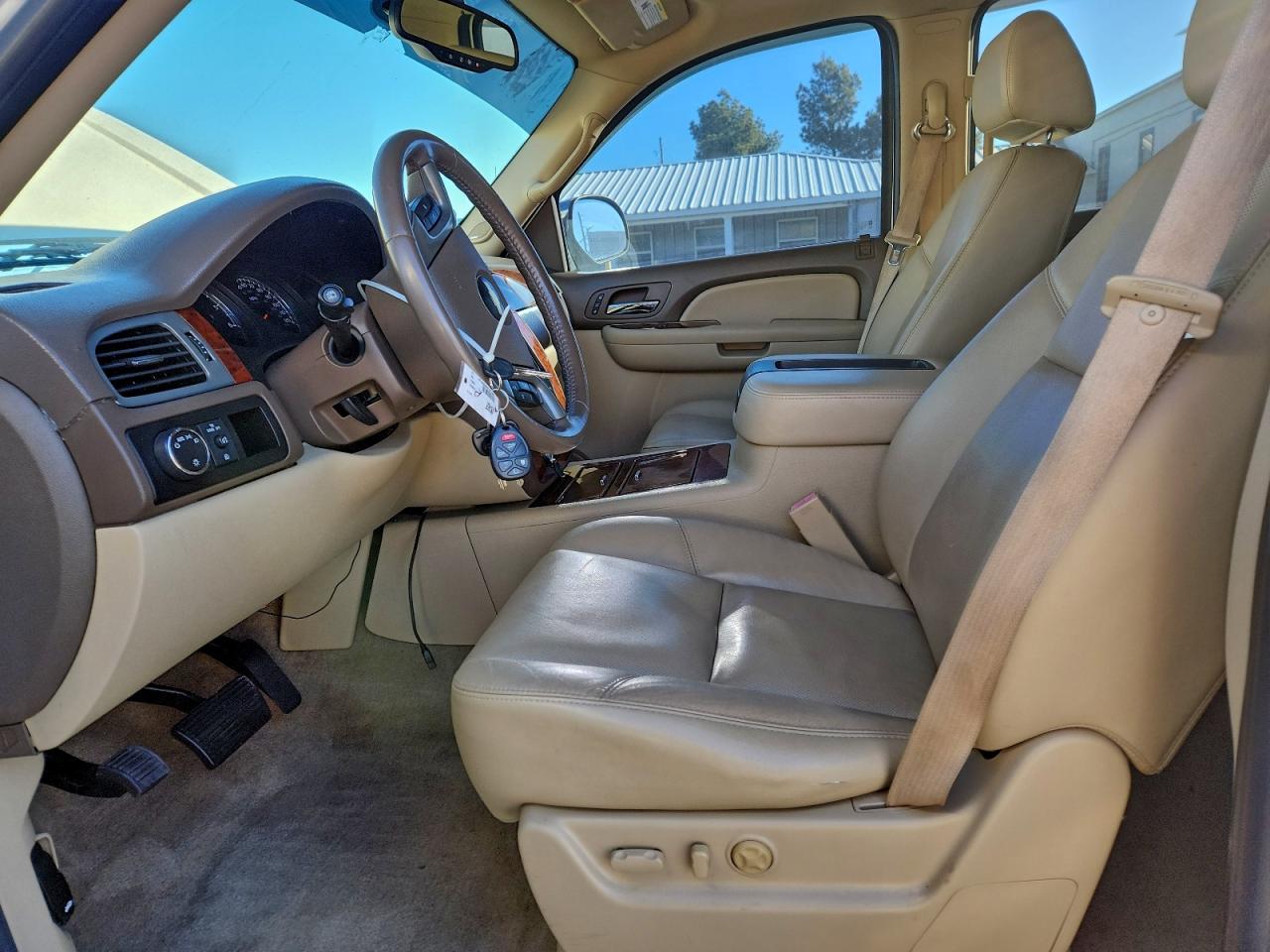 2009 CHEVROLET SUBURBAN C1500 LTZ photo 7