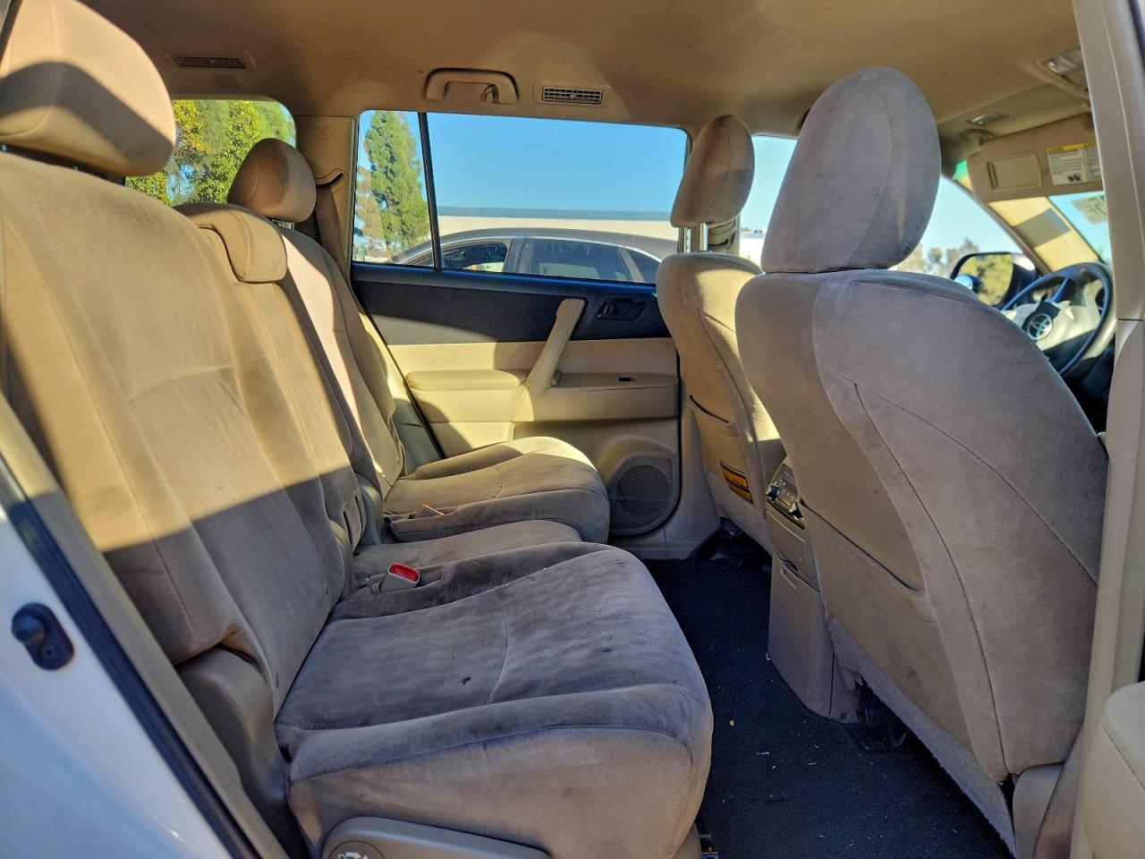 2012 TOYOTA HIGHLANDER BASE photo 19