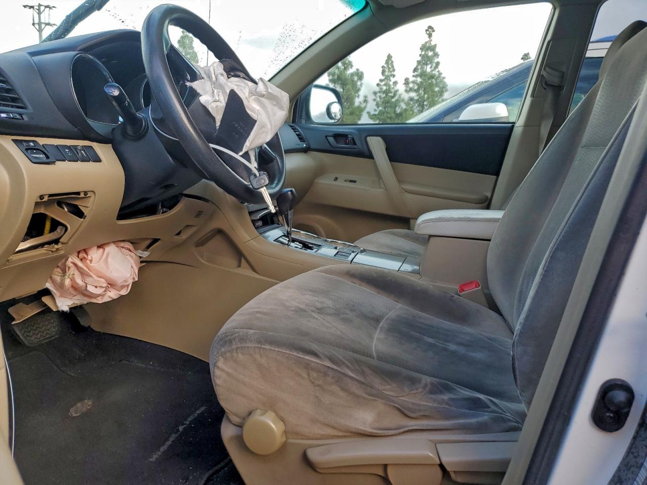 2012 TOYOTA HIGHLANDER BASE photo 13