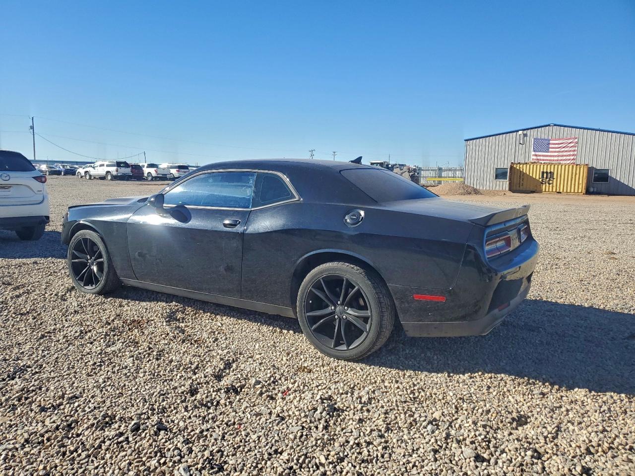 2016 DODGE CHALLENGER SXT photo 2