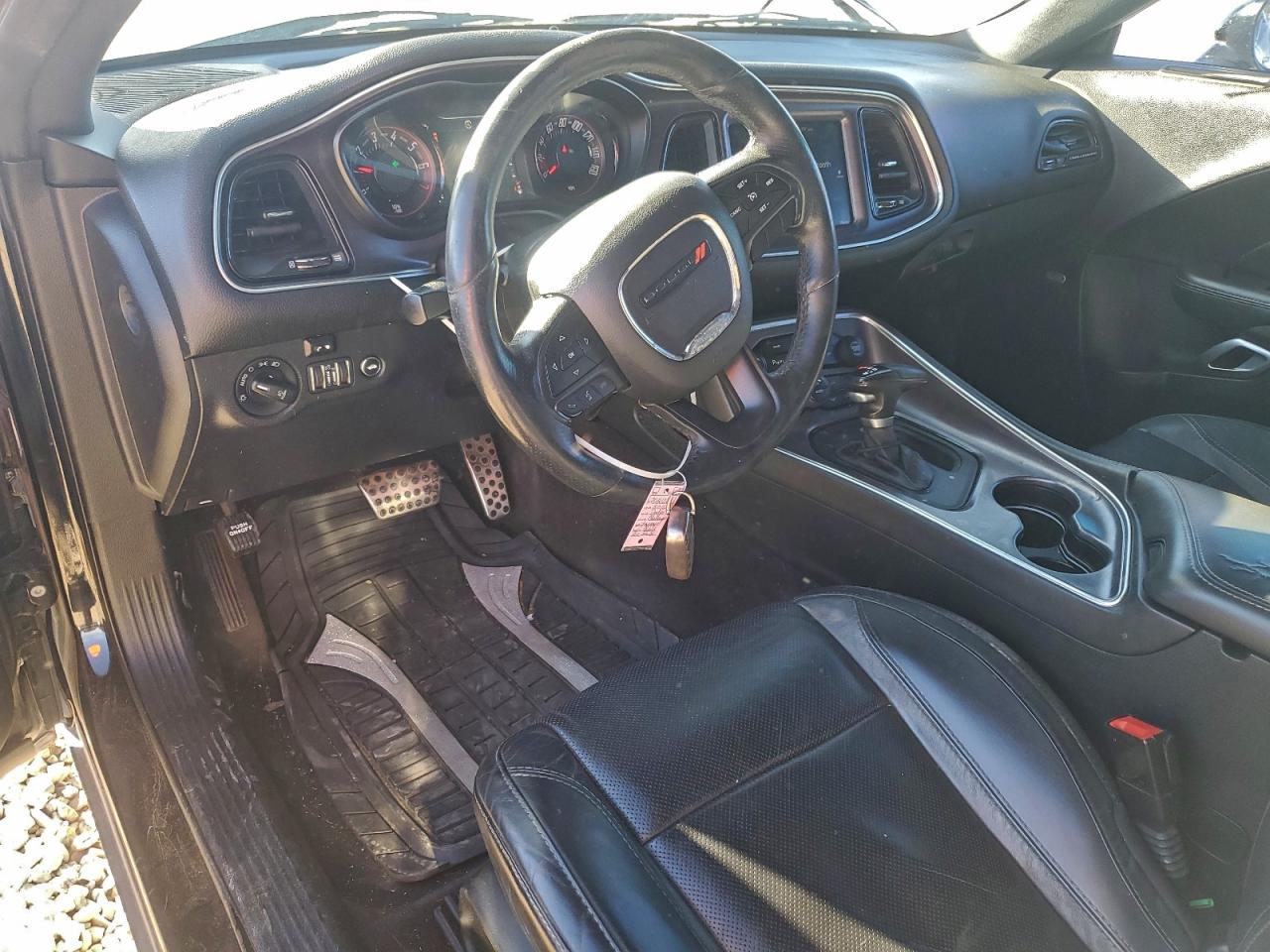 2016 DODGE CHALLENGER SXT photo 8