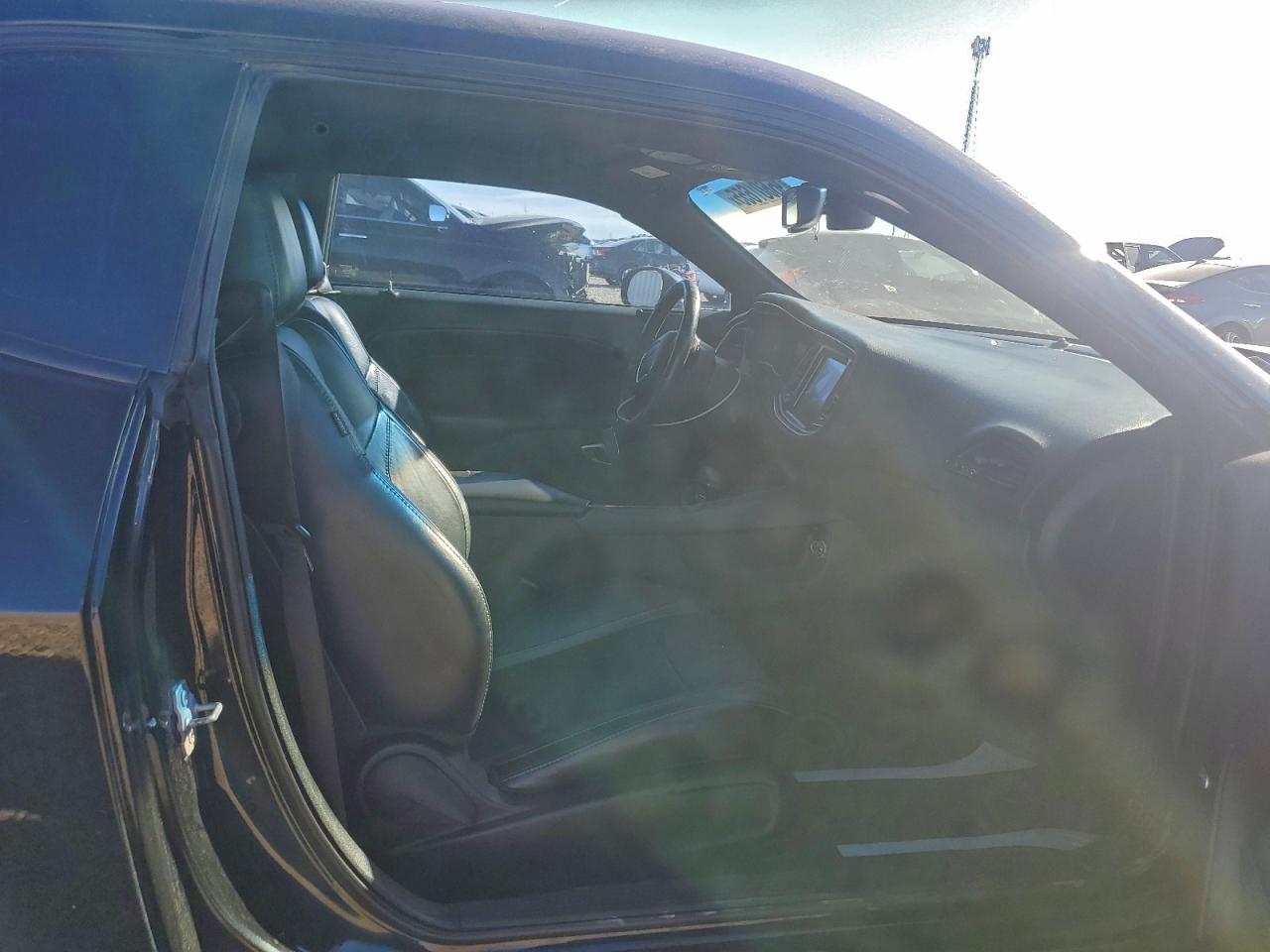 2016 DODGE CHALLENGER SXT photo 10