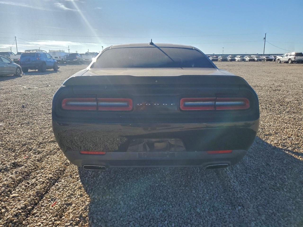 2016 DODGE CHALLENGER SXT photo 6