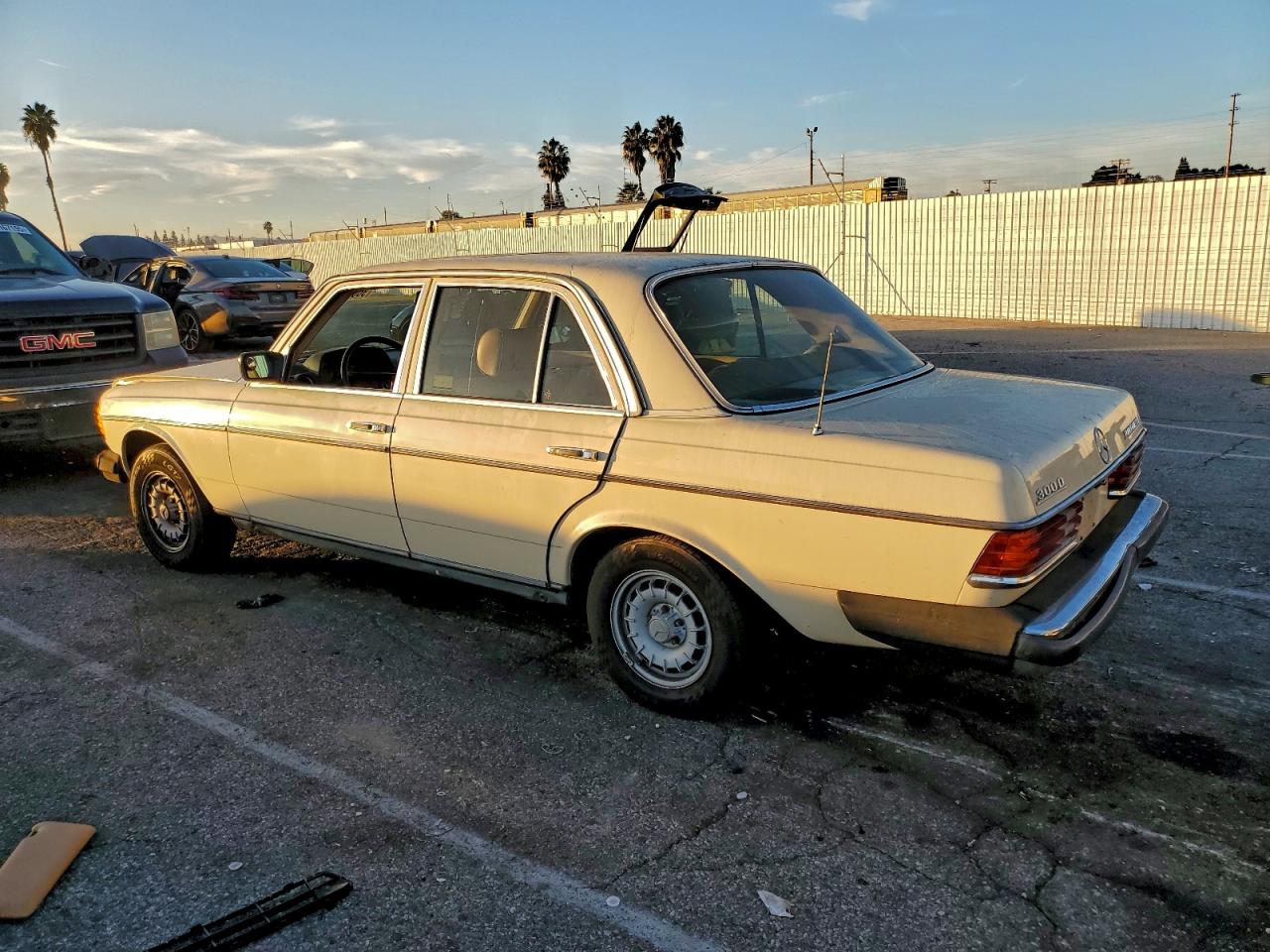 1983 MERCEDES-BENZ 300 DT photo 2