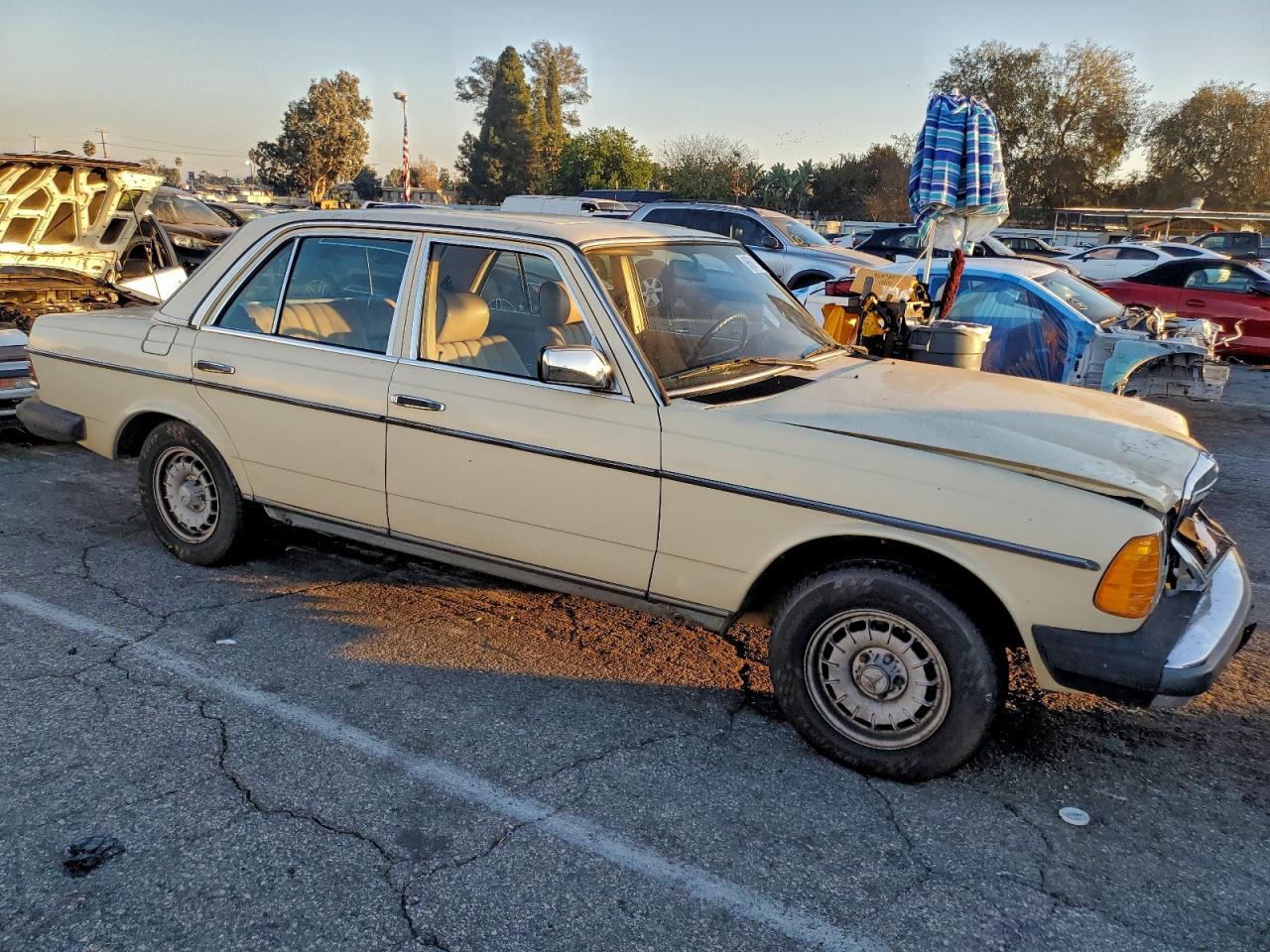 1983 MERCEDES-BENZ 300 DT photo 4