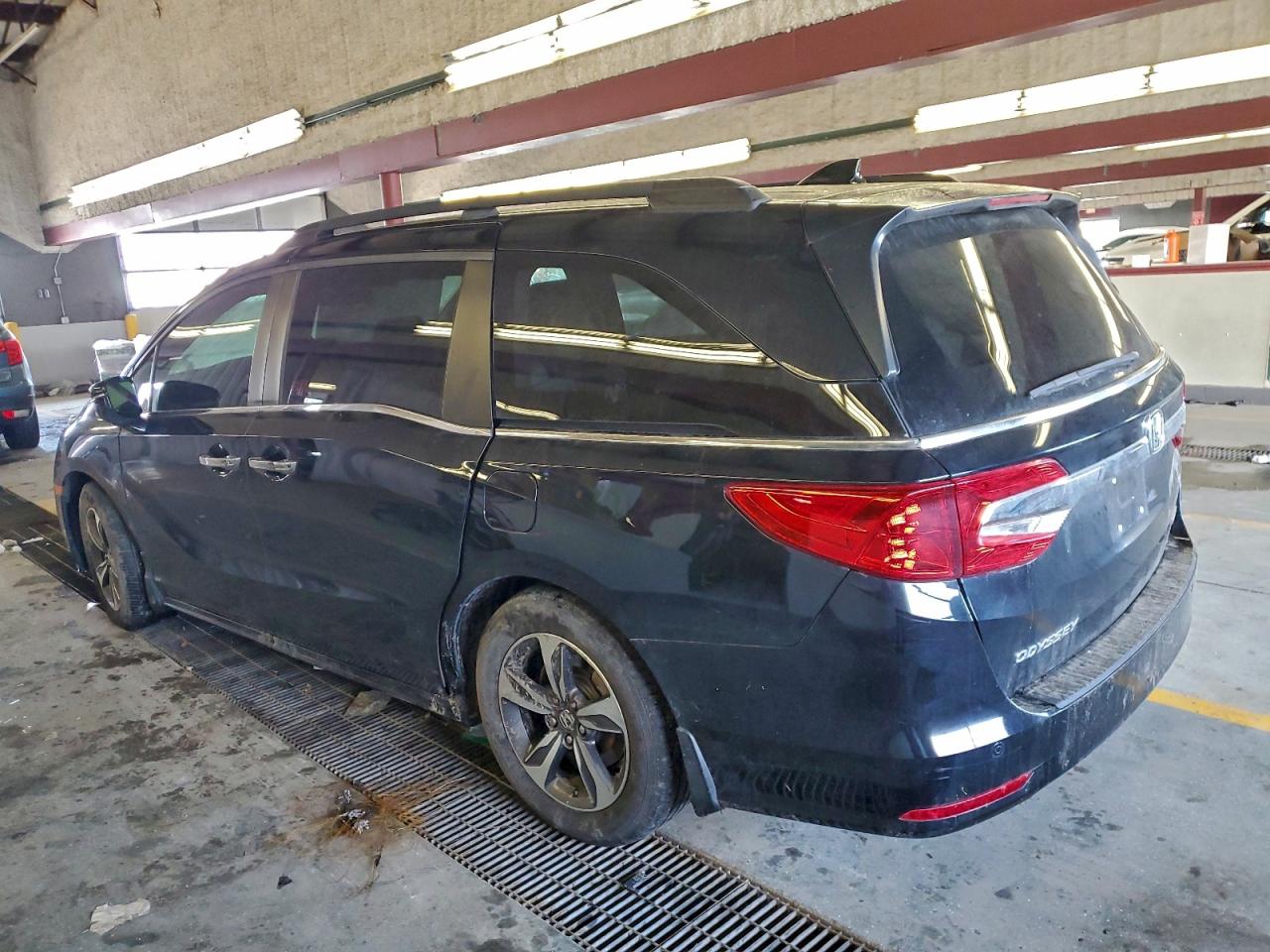 2019 HONDA ODYSSEY TOURING photo 2