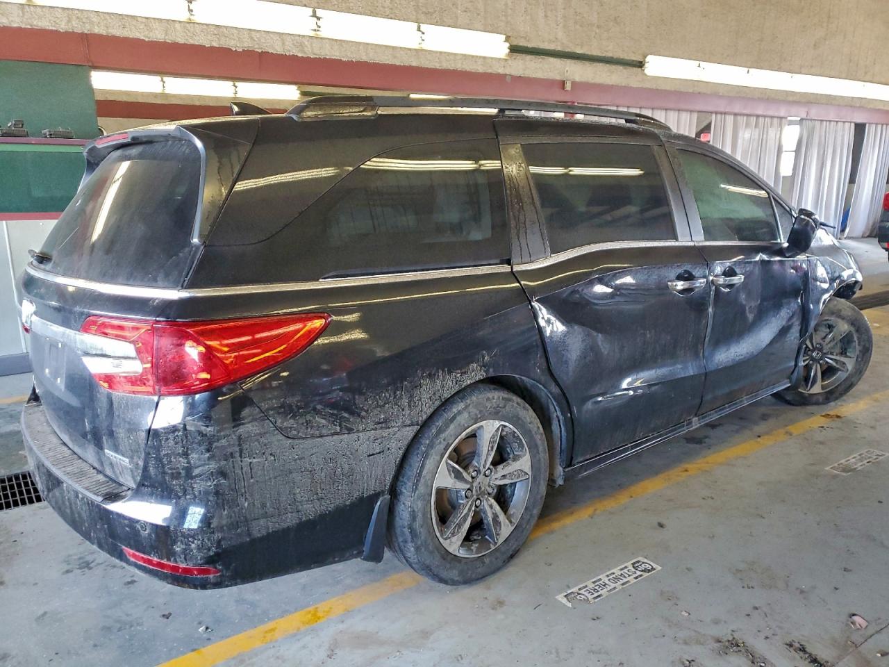 2019 HONDA ODYSSEY TOURING photo 3