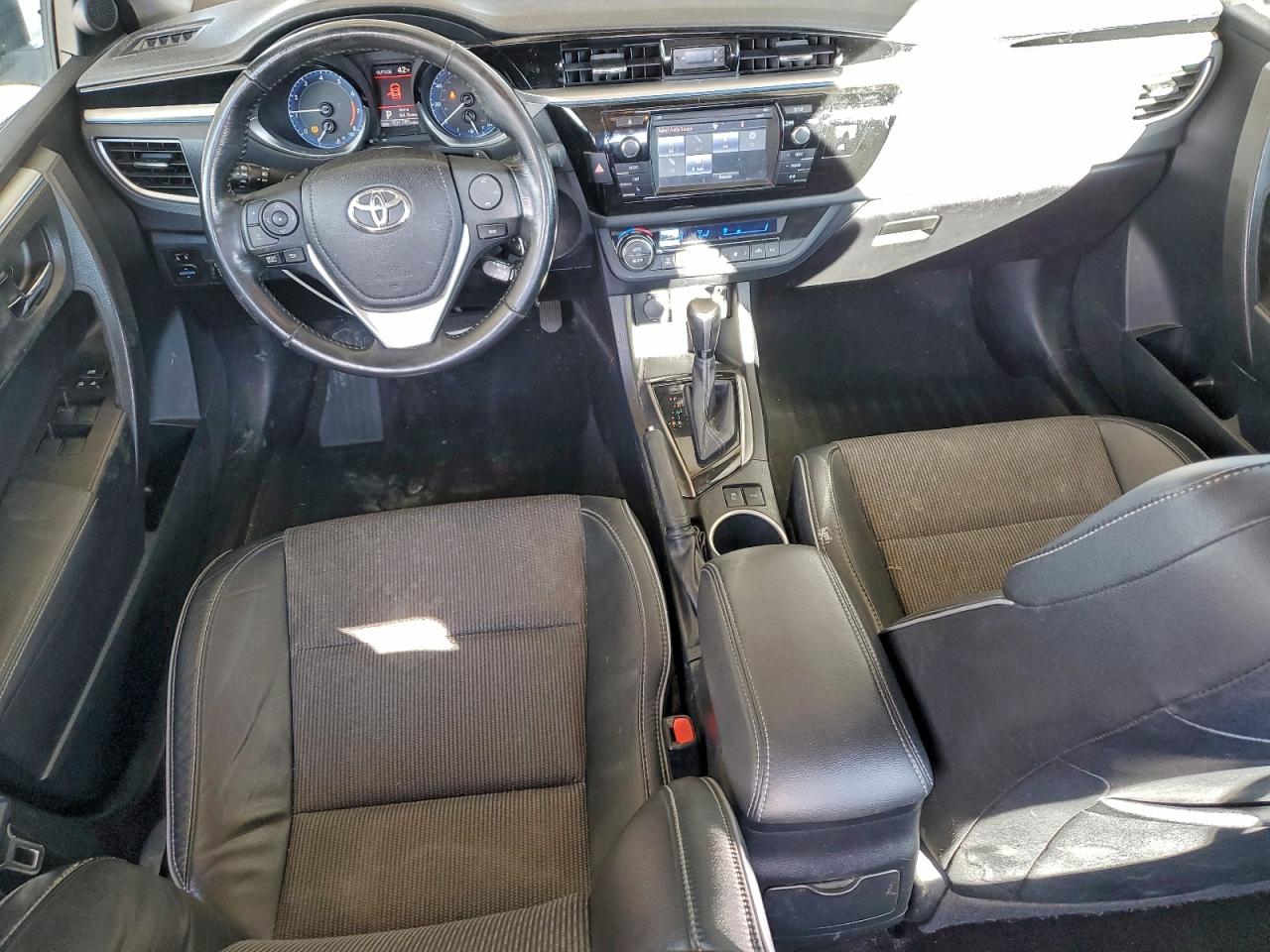 2016 TOYOTA COROLLA L photo 8