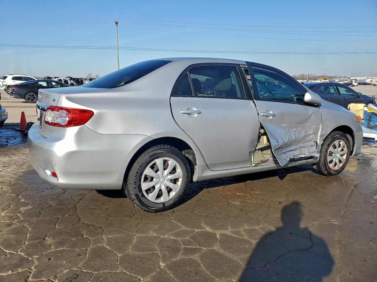 2011 TOYOTA COROLLA BASE photo 3