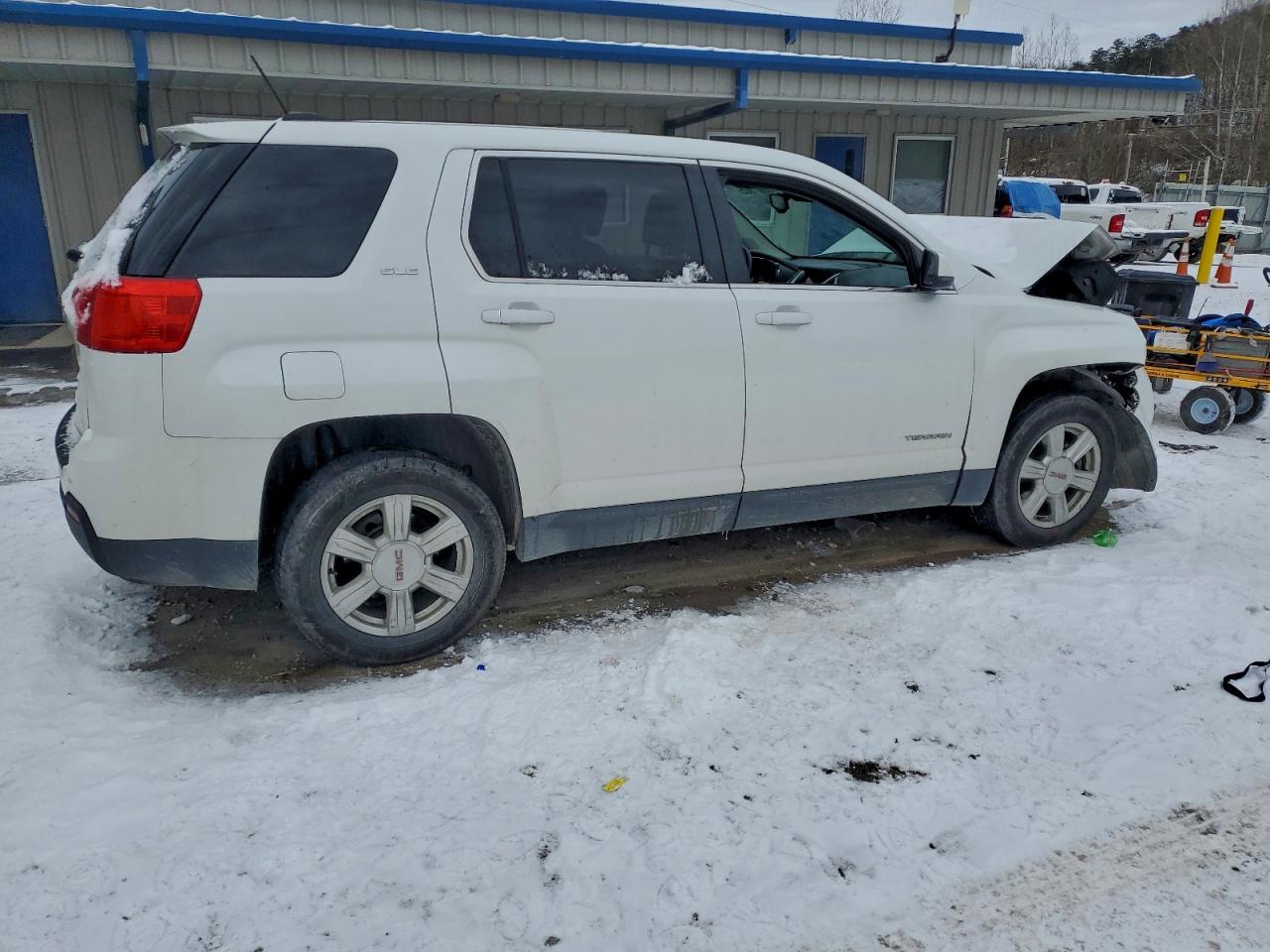 2015 GMC TERRAIN SLE photo 3