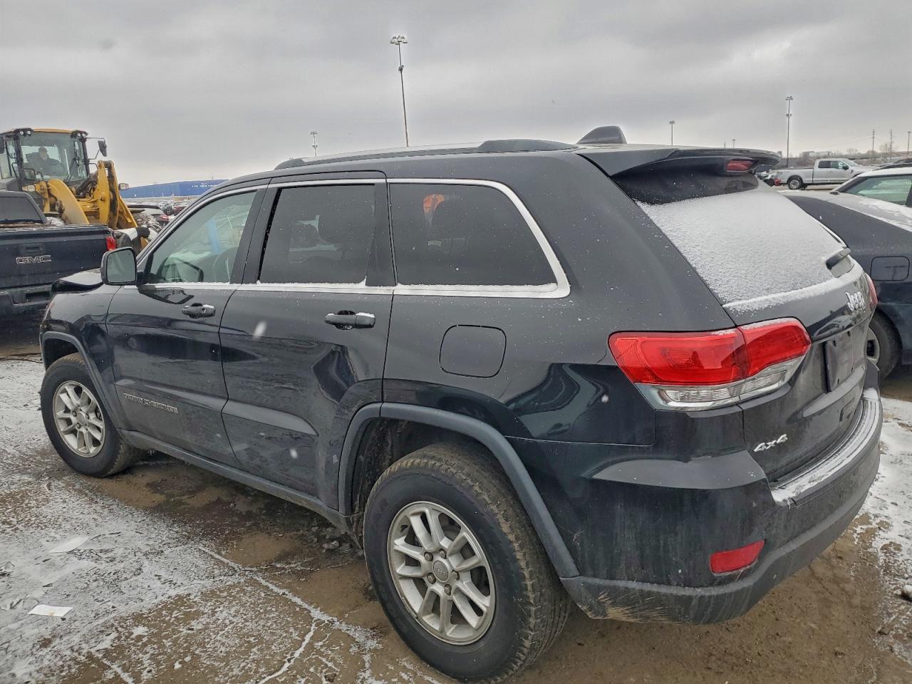 2019 JEEP GRAND CHEROKEE LAREDO photo 2
