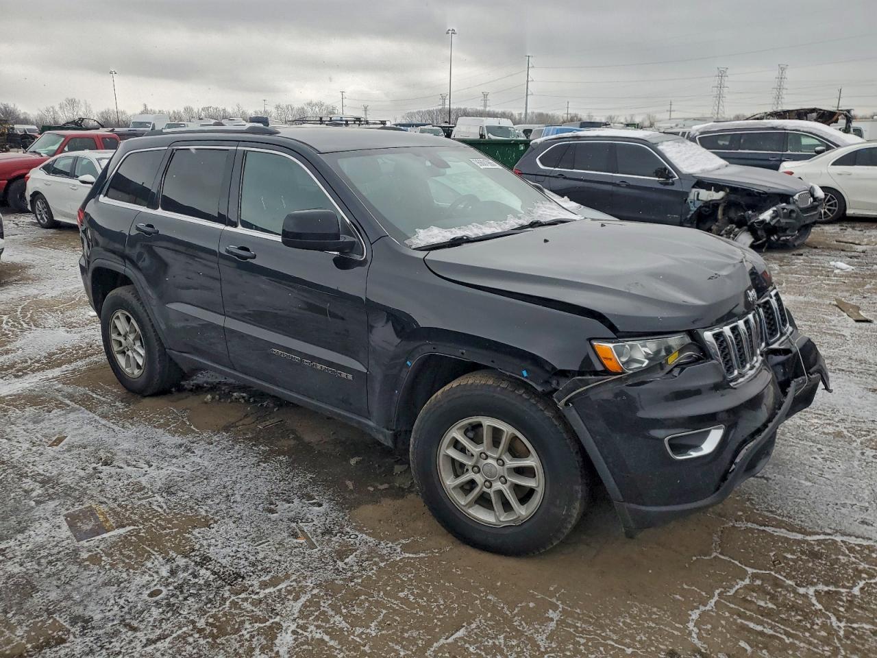 2019 JEEP GRAND CHEROKEE LAREDO photo 4