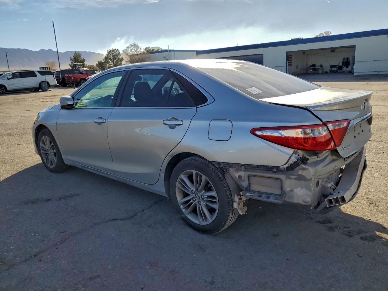 2017 TOYOTA CAMRY LE photo 2