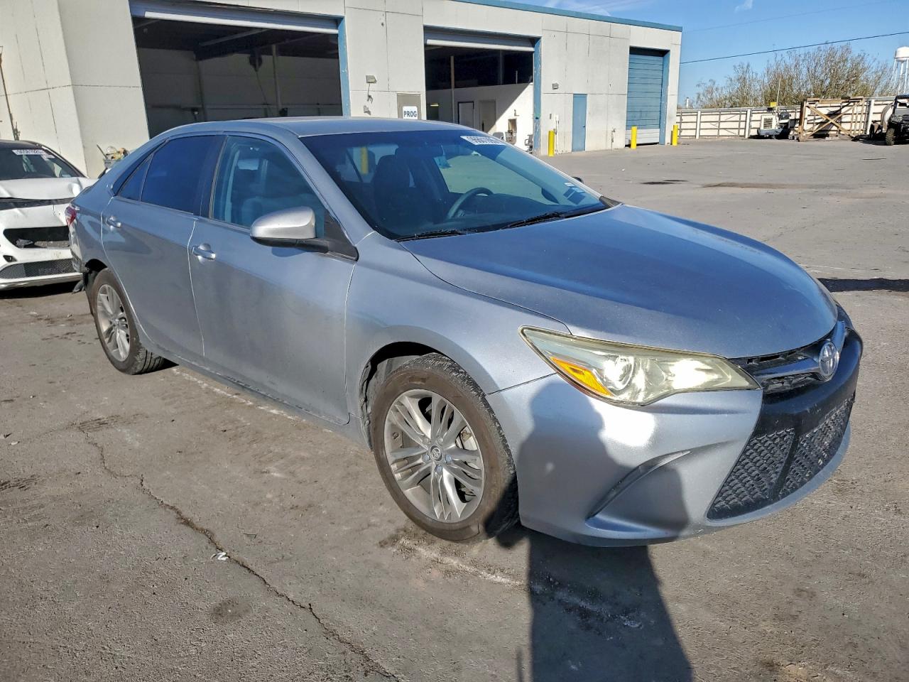 2017 TOYOTA CAMRY LE photo 4