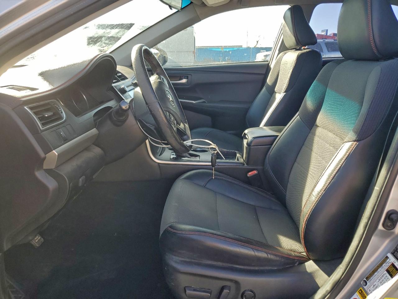 2017 TOYOTA CAMRY LE photo 7
