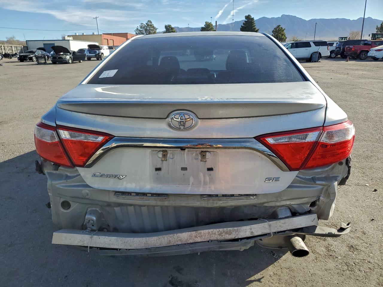 2017 TOYOTA CAMRY LE photo 6