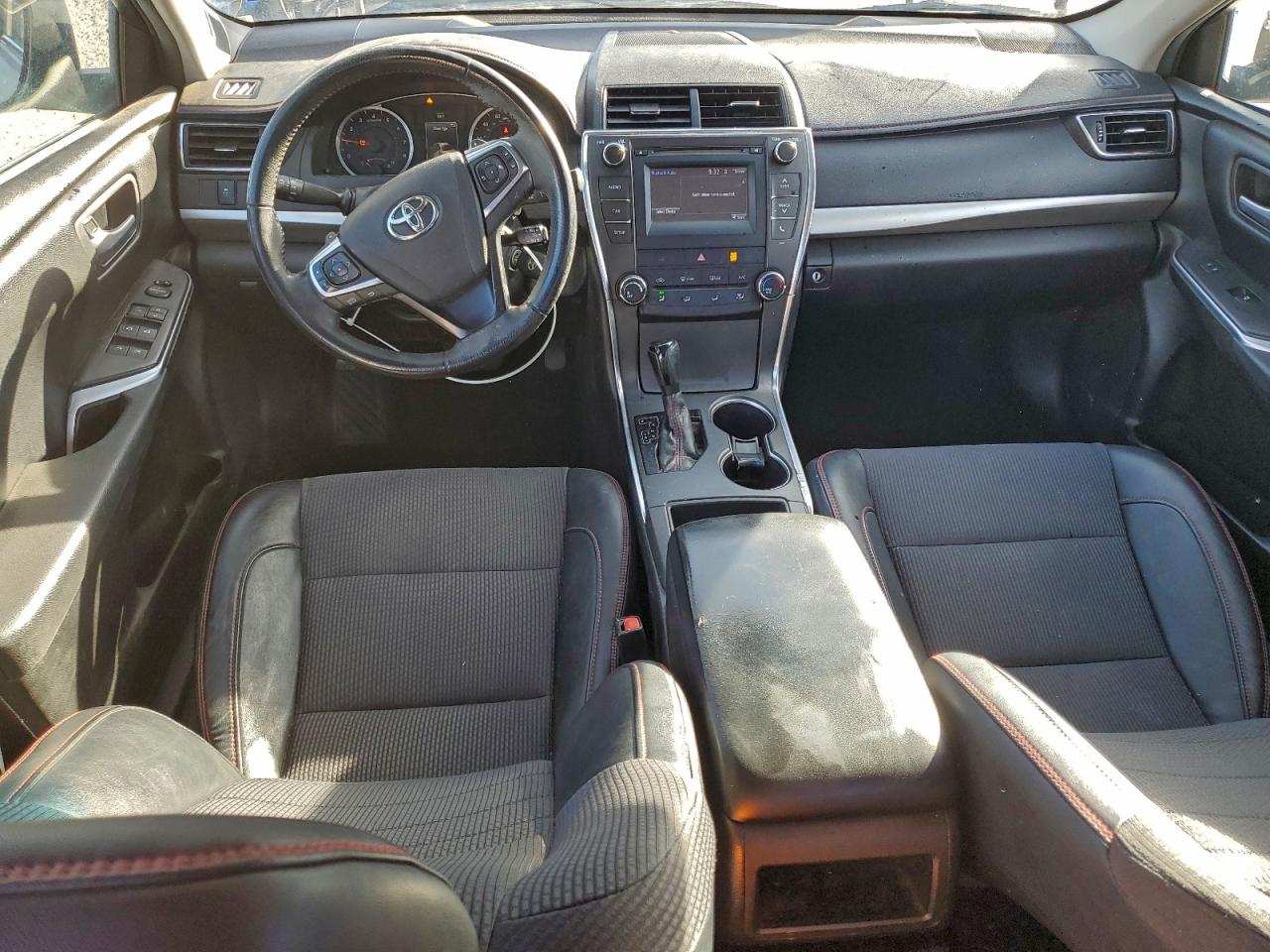 2017 TOYOTA CAMRY LE photo 8
