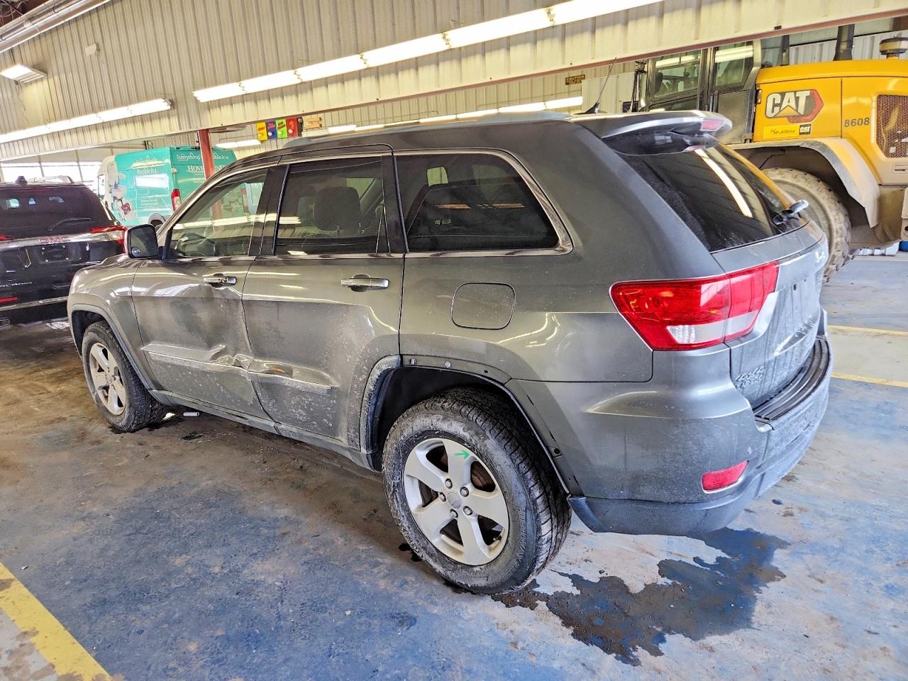 2011 JEEP GRAND CHEROKEE LAREDO photo 2