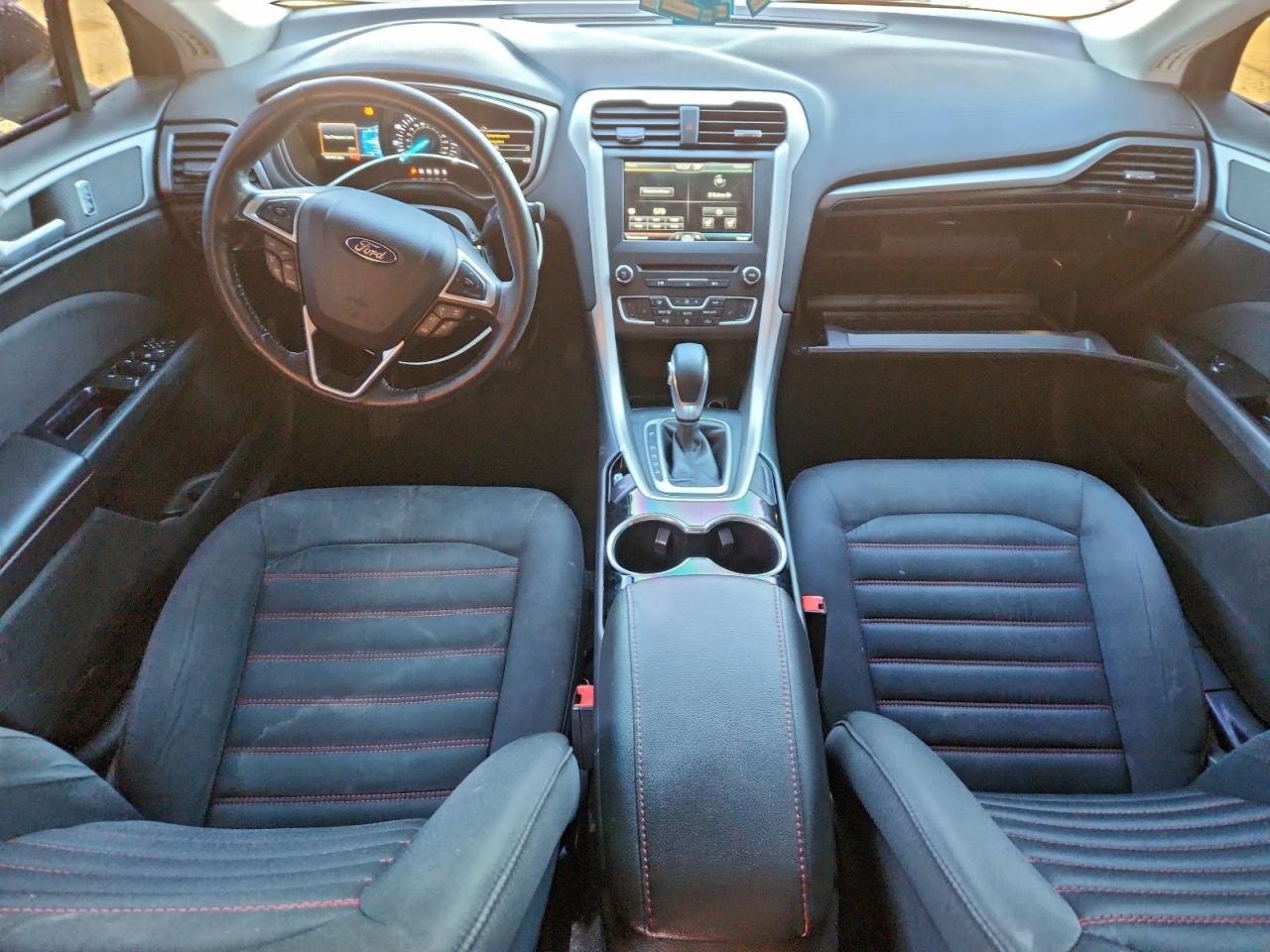 2016 FORD FUSION SE photo 8